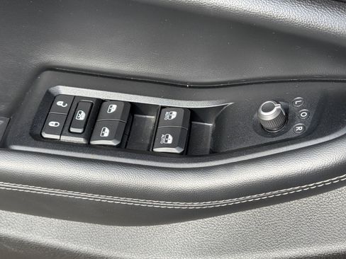Used 2022 Jeep Grand Cherokee L Laredo AWD/4WD image 17