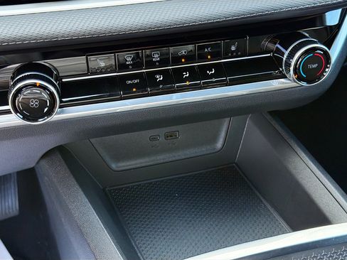 Used 2026 Chevrolet Equinox LT image 33