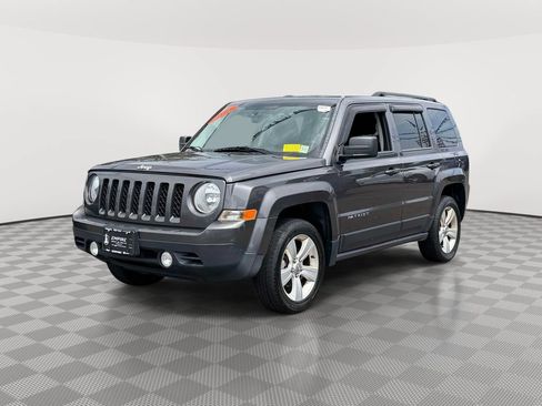 Used 2015 Jeep Patriot Latitude AWD/4WD image 3