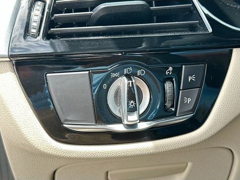 Used 2022 BMW 530i w/ M Sport Package RWD image 10