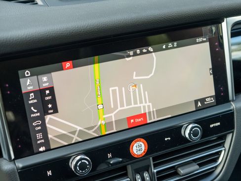 Used 2026 Porsche Macan image 29