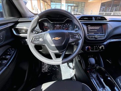 Used 2023 Chevrolet TrailBlazer LT FWD image 7