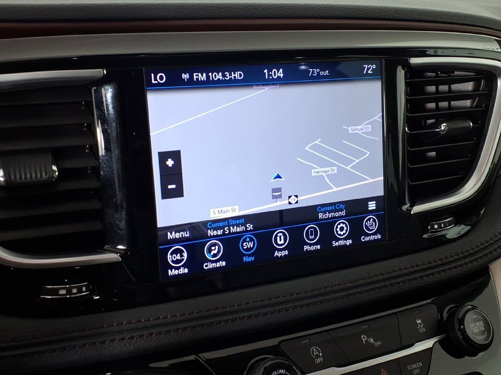 Used 2020 Chrysler Pacifica Limited FWD image 26