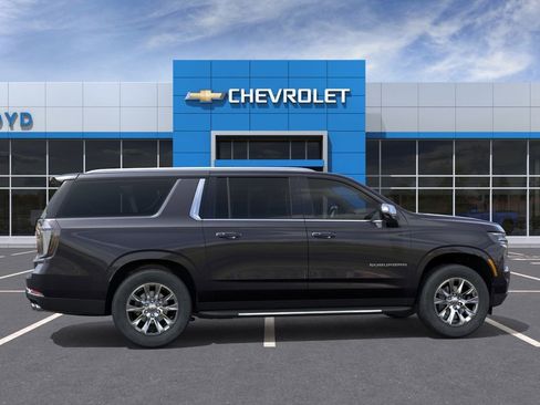 New 2026 Chevrolet Suburban Premier AWD/4WD image 5