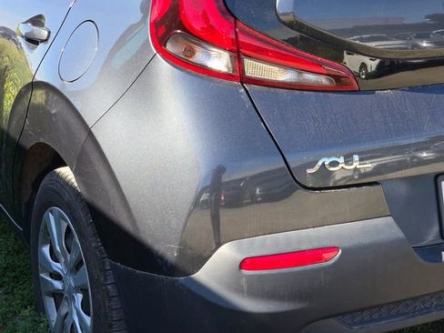 Used 2021 Kia Soul LX FWD image 4