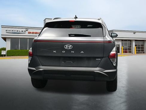 Used 2025 Hyundai Kona SEL AWD/4WD image 4