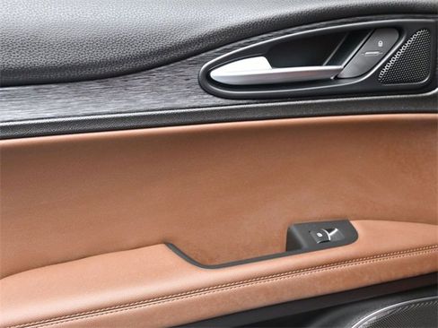 Used 2020 Alfa Romeo Stelvio image 15