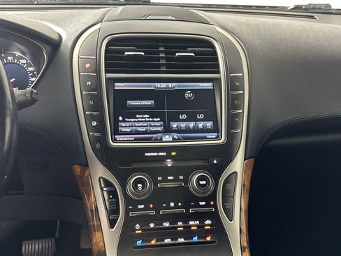 Used 2016 Lincoln MKX Reserve w/ Technology Package image 25