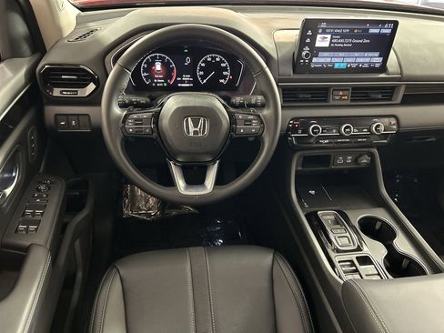Used 2024 Honda Pilot Touring image 22