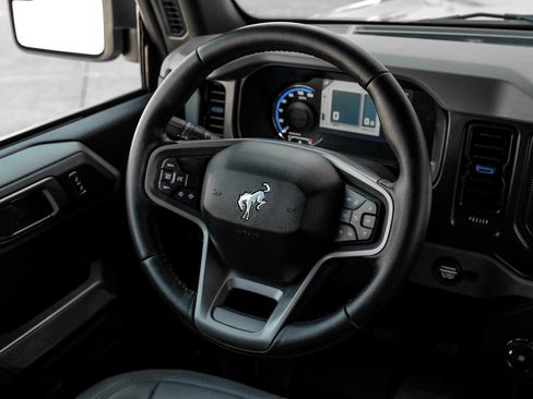 Used 2023 Ford Bronco Black Diamond image 19