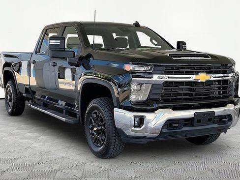 Used 2025 Chevrolet Silverado 3500 LT w/ Convenience Package AWD/4WD image 1