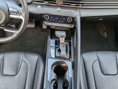 Certified 2024 Hyundai Elantra Limited FWD image 20