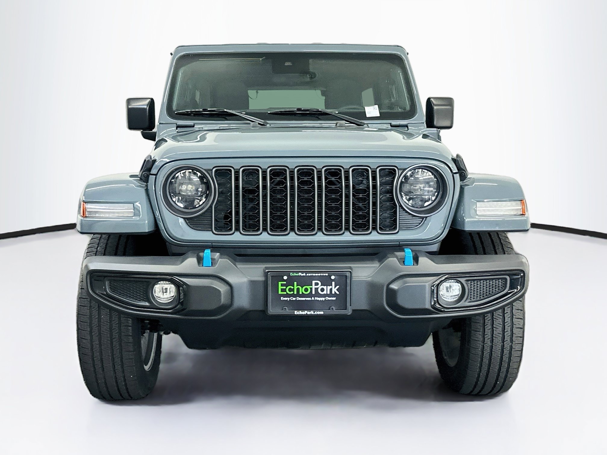 Used 2024 Jeep Wrangler Unlimited w/ Convenience Group AWD/4WD image 2