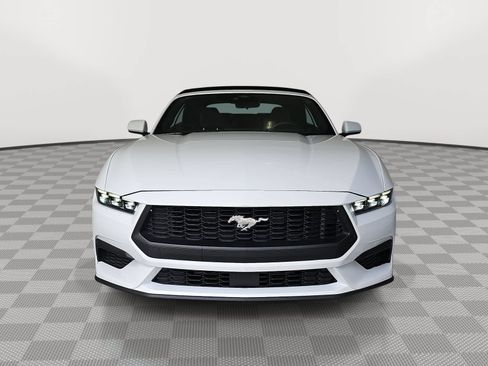 Used 2025 Ford Mustang Convertible RWD image 3