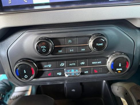 Used 2022 Ford Bronco Everglades image 7