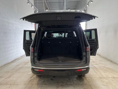 New 2024 Jeep Wagoneer 4WD w/ Premium Group I image 42