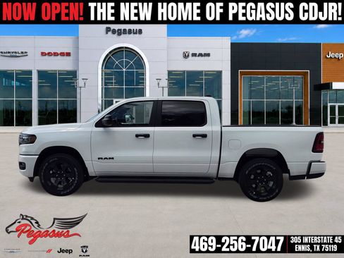 New 2026 RAM 1500 Express AWD/4WD image 3