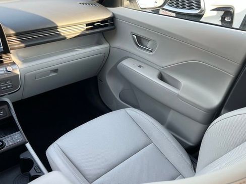 Used 2024 Hyundai Kona Limited image 17