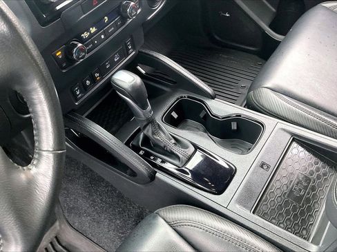 Used 2022 Nissan Frontier PRO-4X w/ Pro-4X Premium Package image 33