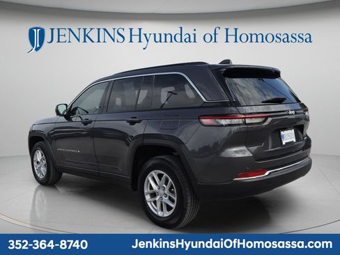 Used 2024 Jeep Grand Cherokee Laredo X w/ Luxury Tech Group I RWD image 6
