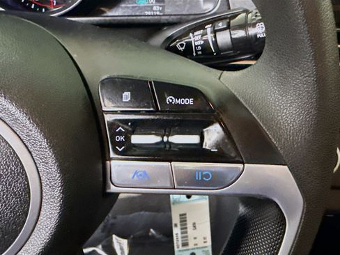 Used 2022 Hyundai Elantra SE FWD image 15