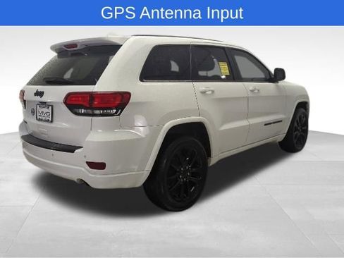 Used 2018 Jeep Grand Cherokee Altitude AWD/4WD image 7