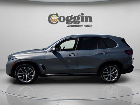 Certified 2024 BMW X5 xDrive40i w/ Premium Package image 3