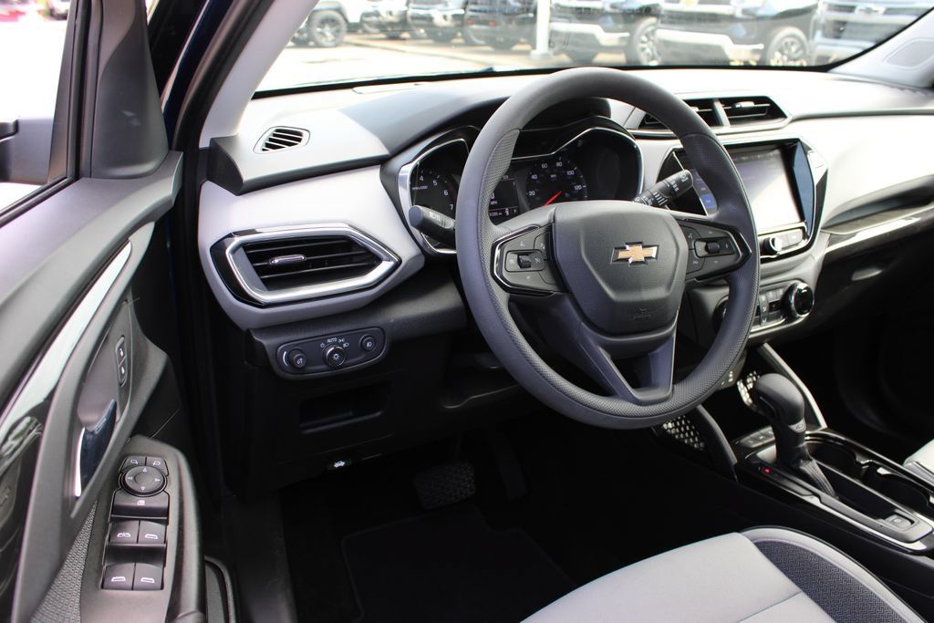 Used 2021 Chevrolet TrailBlazer LT w/ Convenience Package FWD image 10