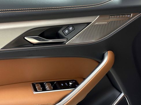 Certified 2026 Jaguar F-PACE R-Dynamic S AWD/4WD image 18