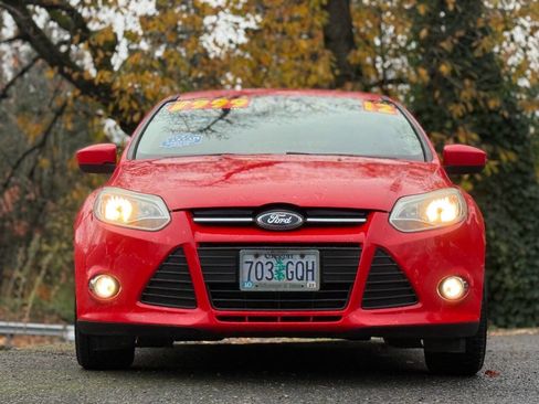 Used 2012 Ford Focus SE image 2