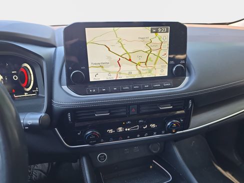 Used 2021 Nissan Rogue Platinum FWD image 6
