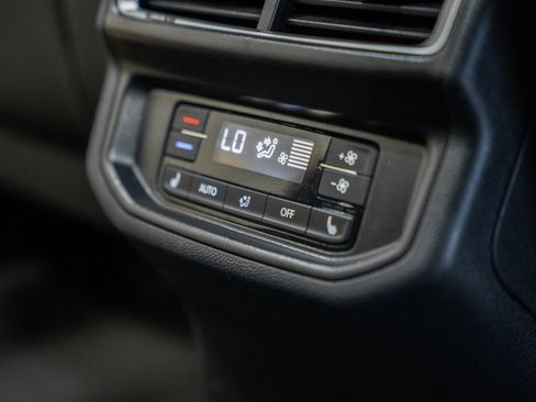 Used 2025 Volkswagen Atlas SEL AWD/4WD image 23