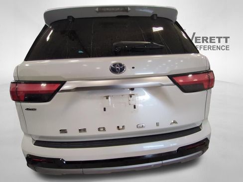 Used 2023 Toyota Sequoia Capstone image 30