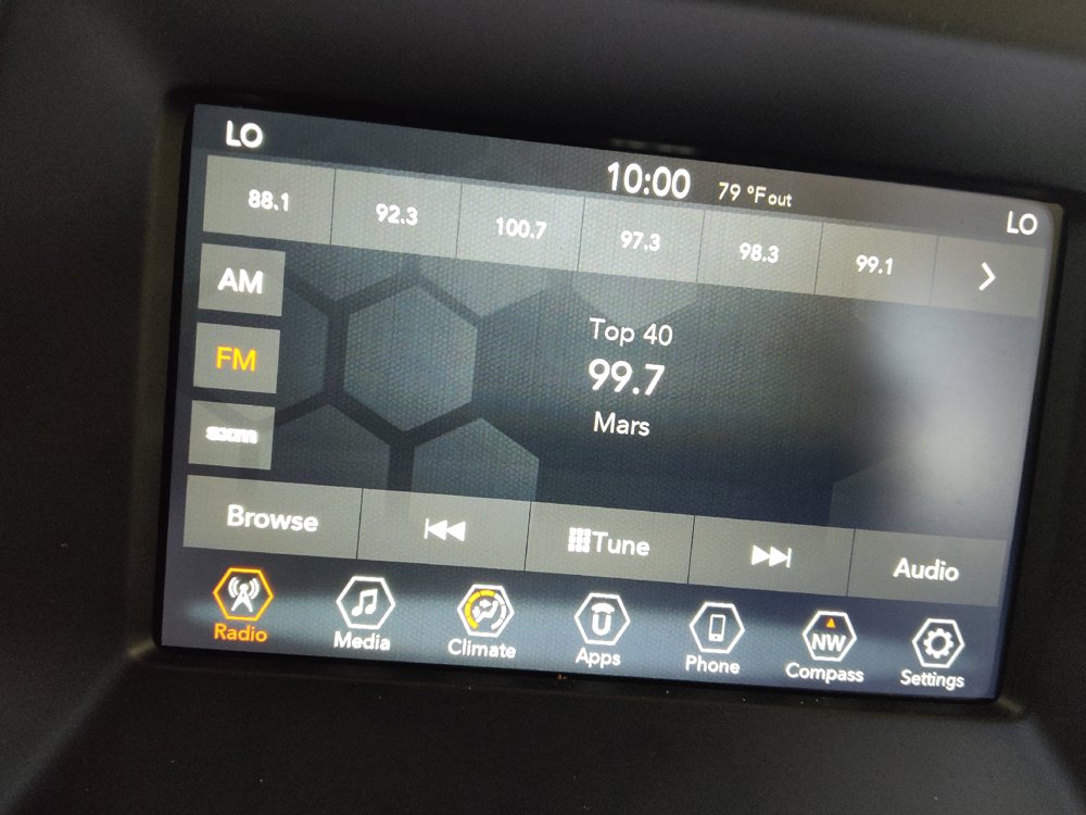 Used 2019 Jeep Compass Latitude FWD image 25