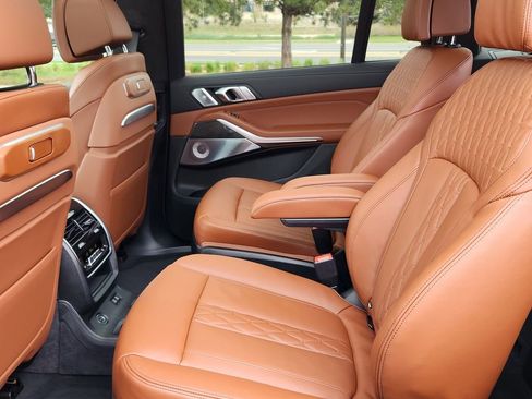 Used 2026 BMW X7 M60i AWD/4WD image 10
