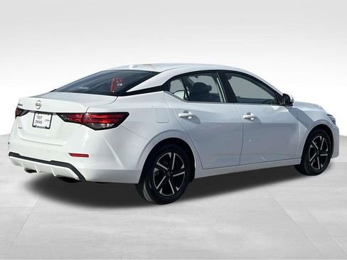 Used 2025 Nissan Sentra SV image 7
