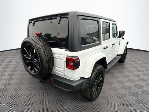 Used 2023 Jeep Wrangler Unlimited Sahara w/ Cold Weather Group AWD/4WD image 6