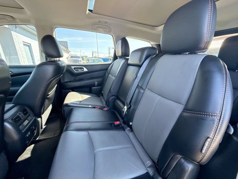 Used 2020 Nissan Pathfinder SL FWD image 13