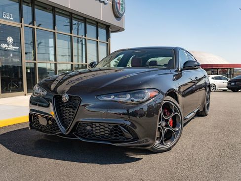 New 2025 Alfa Romeo Giulia w/ Veloce Package Rwd image 2