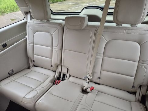 Used 2019 Lincoln Navigator Reserve AWD/4WD image 19