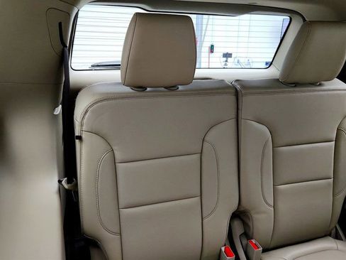 Used 2017 GMC Acadia Denali w/ Technology Package FWD image 21