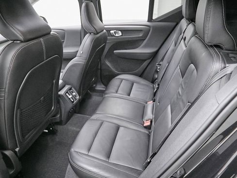 Certified 2024 Volvo XC40 B5 Plus w/ Protection Package Premier image 22