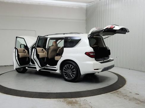 Used 2024 Nissan Armada Platinum w/ Captain's Chairs Package RWD image 14