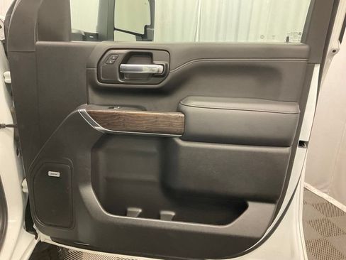 Used 2022 GMC Sierra 3500 Denali AWD/4WD image 31