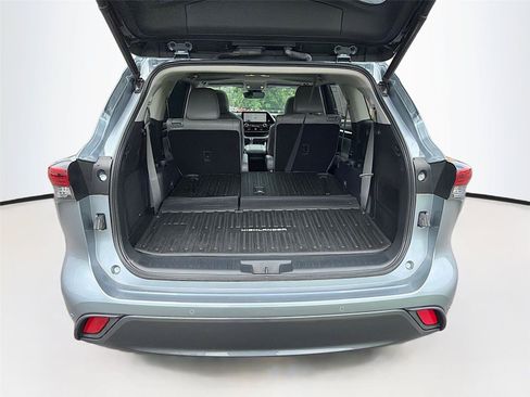 Used 2023 Toyota Highlander Limited AWD/4WD image 14