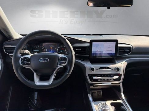 Certified 2023 Ford Explorer XLT w/ Equipment Group 202A image 3