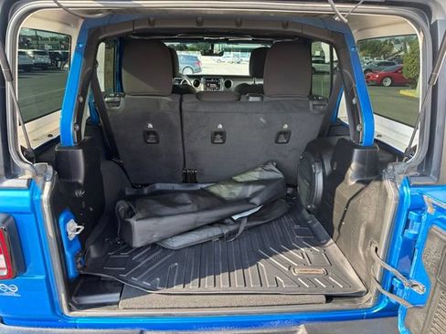 Used 2022 Jeep Wrangler Unlimited Sport AWD/4WD image 9