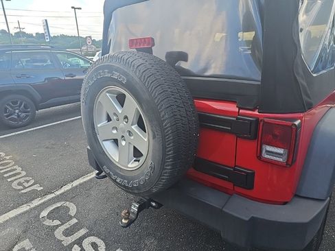 Used 2014 Jeep Wrangler Unlimited Sport w/ Quick Order Package 24S AWD/4WD image 8