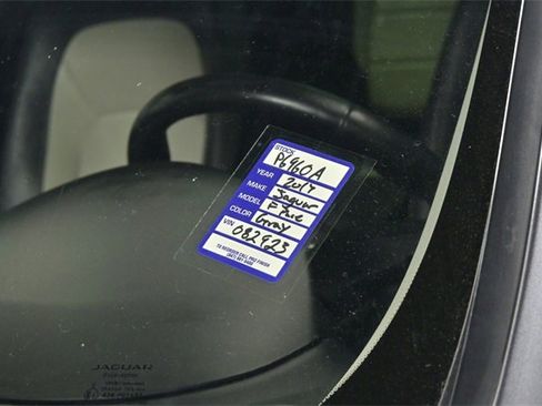 Used 2017 Jaguar F-PACE R-Sport image 34