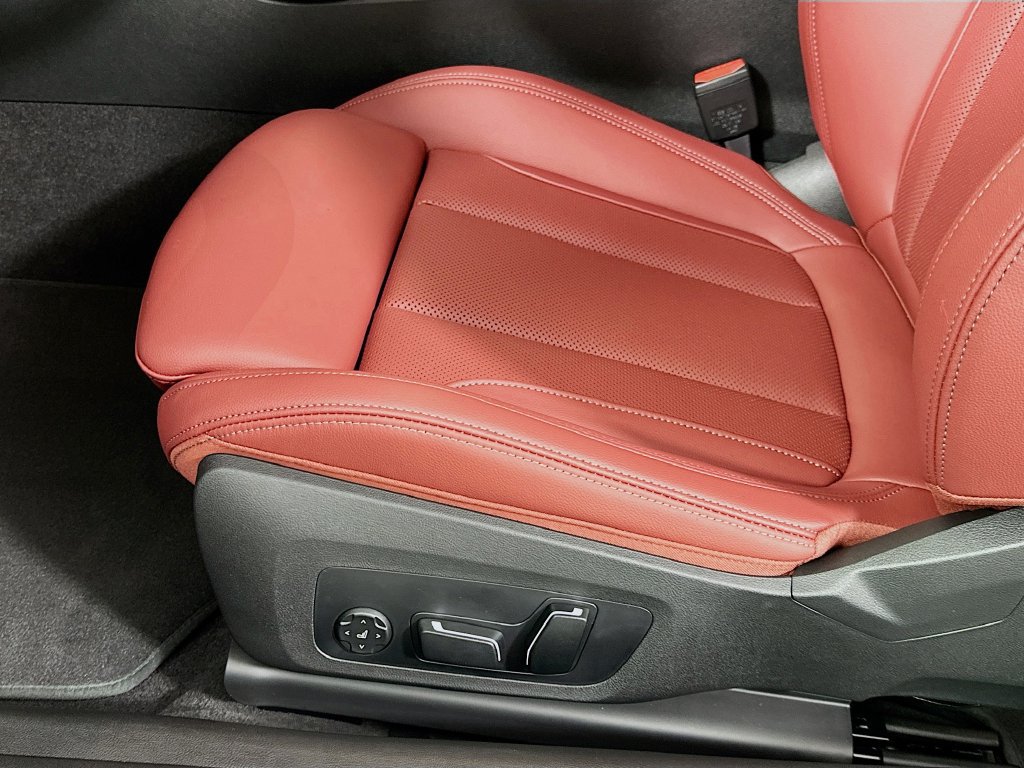 Used 2026 BMW M440i Coupe w/ Premium Package RWD image 21